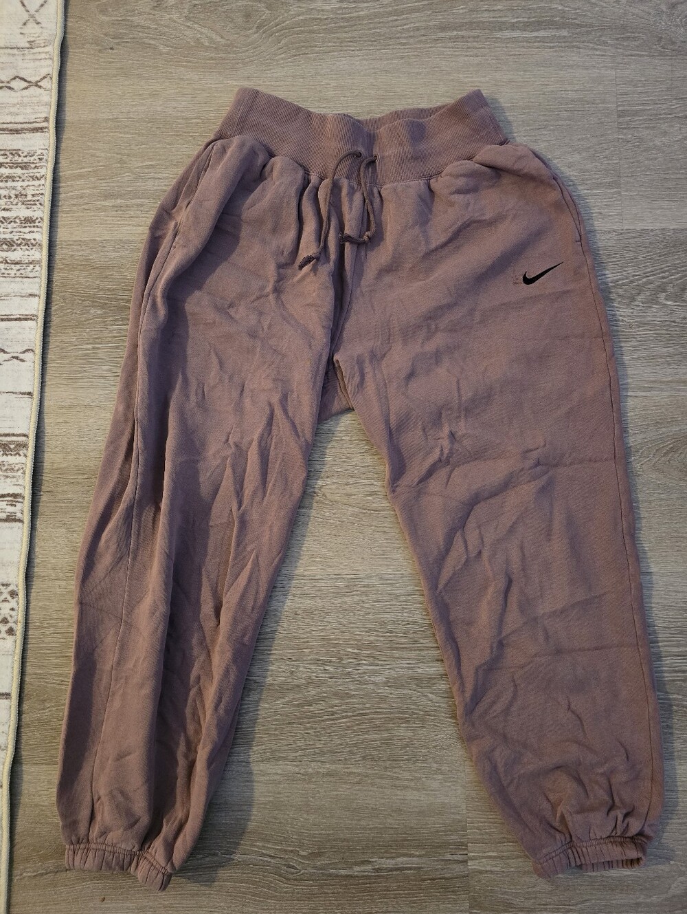 Nike Women’s Dusty Pink Joggers Medium